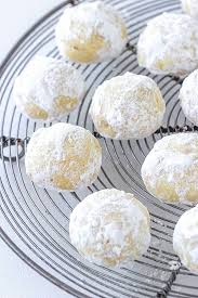 Add dates and pecans and mix well. Mexican Wedding Cookies Snowballs Vintage Kitchen Notes