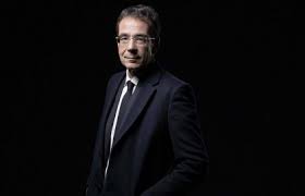 Site star de la télévision suisse, le journaliste darius rochebin quitte la rts pour rejoindre lci. In Paris We Wonder About The Future Of Darius Rochebin