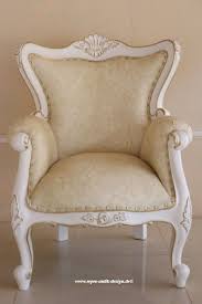 Ein wohnzimmermöbel aus unserem laden ist bequem, mit hochwertigen polstern gefertigt. Barock Sessel Knospe In Weiss Mit Leichtem Gold Dekor Sessel Sofas Sessel Chaiselongue Onlineshop Repro Antik Design
