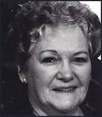 Helen Custer's Instagram, Twitter & Facebook