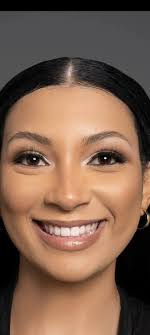 Am glad sweet Ashley fans are not fighting now So guys every time if Guluva  and Ashley are fighting over a small thing we will fight each other  😂😂😂😂😂😂 let's support them