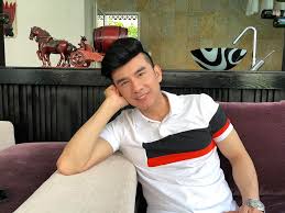Theo đó, cô cho biết ban đầu chỉ định đi vài ngày nhưng hiện đã tham gia tình nguyện được 1 tháng và dự kiến sẽ thay đồ bảo hộ xong ngồi chờ các bác sĩ tới xét nghiệm cho người dân. Ca SÄ© Ä'an TrÆ°á»ng Ä'ang Máº¥t Tri Nhá»› Má»™t Cach Tháº£m Háº¡i á»Ÿ Tuá»•i 41 Viá»‡t Nam Má»›i