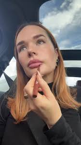 Love me an amazing lip combo!!! 👄💄The @hudabeauty lip stains are life a  @farahomidibeauty lip liner & @yslbeauty plumping gloss!! , Wearing my fave  @heavenmayhem_ earrings! , #allthingsbeautywithtara ...