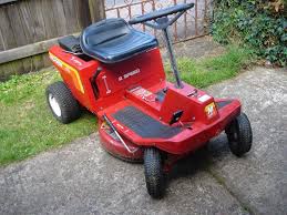 Mower cover for grass clogs so bad the grass is stuck under mower deck and up against black grass cover. Topic Mountfield 6 25 Help Needed Vintage Horticultural And Garden Machinery Club