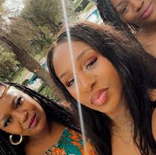 Hi Can you recommend any events/ birthday party planners and does the  decorations as well TIA