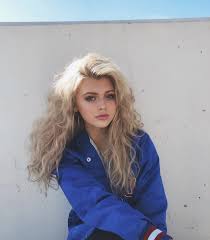 Pin By Ricardo Villalobos On Precious Girls Loren Gray Hair Styles Curly Hair Styles