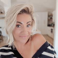 Claudia Connors's Instagram, Twitter & Facebook