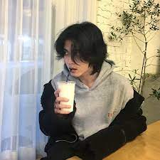 Pin By Andrea On Ulzzang Aesthetic Hair Tomboy Hairstyles Short Hair Styles