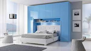 Bimodal, l'armoire lit par la. Des Placards De Rangement Autour Du Lit Amenagement Placard Chambre Chambre Parentale Avec Dressing Meuble Chambre