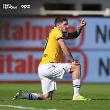 Didier deschamps a retenu théo hernandez, aurélien tchouaméni, jordan veretout et moussa diaby, ce jeudi, pour les trois prochains matchs des bleus en septembre, mais il a décidé de se passer. Optapaolo On Twitter 5 Rodrigo Depaul And Jordan Veretout Are The Only Two Midfielders To Have Scored 5 Goals In Each Of The Last Three Serie A Campaigns Insertion Speziaudinese