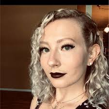 Jessica Loftis's Instagram, Twitter & Facebook