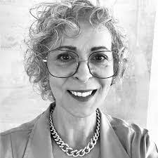 Agnes Landau's Instagram, Twitter & Facebook