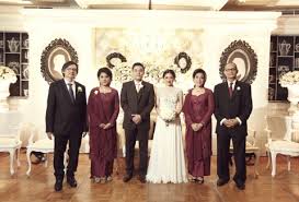 Nyatanya lagi, menikah di kua tidak akan dikenakan biaya sama sekali pada hari senin hingga jumat. Model Gaun Untuk Orang Tua Pengantin Seputar Model