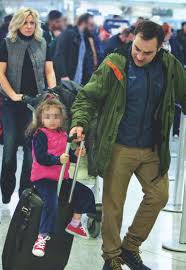 Check spelling or type a new query. Katerina Karabatoy Amakigiaristh Sto Aerodromio Me Thn Aelia Kai Ton Kratero