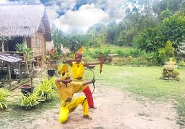 Rumah adat melayu selaso jatuh kembar merupakan rumah adat yang berasa dari provinsi kepulauan riau. Tarikan Kampung Melayu Tradisional Kosmo Digital