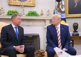 Declarația comună a președintelui româniei, domnul klaus iohannis, și a președintelui statelor unite ale americii, domnul donald j. Intalnire La Casa AlbÄƒ Klaus Iohannis Si Donald Trump Au Adoptat O DeclaraÅ£ie ComunÄƒ Presedintele American SusÅ£ine Eforturile De Eliminare A Vizelor Pentru Romani Trump ConsiderÄƒ CÄƒ Romania A FÄƒcut Progrese Uriase
