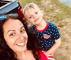 Jessica Hallquist's Instagram, Twitter & Facebook