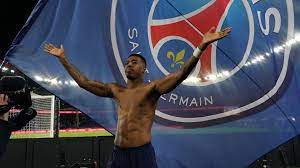 Le défenseur formé à paris est lié au club jusqu'en 2024. Paris Verlangert Mit Kimpembe