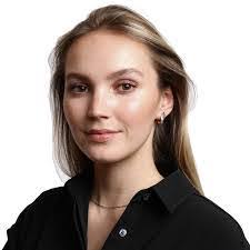 Sonja Dale's Instagram, Twitter & Facebook