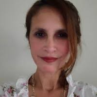 80+ perfiles de «Bettina»