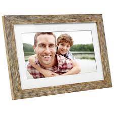 Quelles que soient les photos que vous souhaitez encadrer, nous pensons que le cadre qui entoure l'écran est composé de différents matériaux, couleurs et styles. Cadre Photo Numerique De 10 Po D Aluratek Adpfd10f Bois Vieilli Best Buy Canada