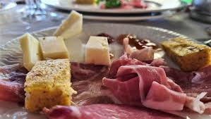 I denne video finder du følgende opskrifter: Antipasto Salumi E Formaggi Emotion Recollected In Tranquillity