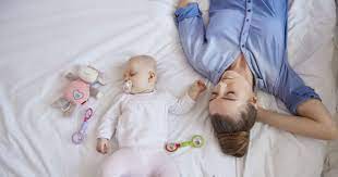 Doch auch der papa kann die einschlafbegleitung übernehmen. Schlaflose Mutter Mehr Schlaf Wenn Die Kinder Alter Sind Traumt Weiter Brigitte De