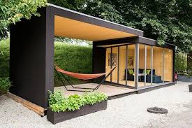 Gartenhaus Inspiration 23 Einfallsreiche Ideen Fur Ihre Ruhe Oase Im Garten Backyard Office Architecture House Backyard Studio