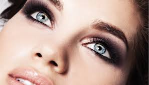 Do you want to make your hazel brown eyes stand out? How To Make Up Big And Round Eyes