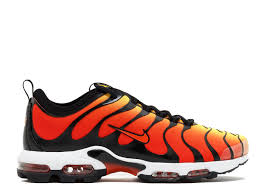 Black And Yellow Air Max Plus Pin By Gipsoneugene On Sneakers Sneakers Men Fashion Nike Air Max Plus Sneakers