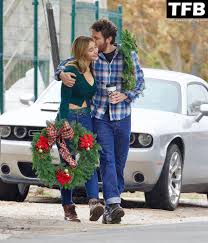 Caylee Cowan & Casey Affleck Look Madly in Love As They Have a Passionate  Kiss While Shopping For a Christmas Tree in Studio City (20 Photos) -  Thotflix