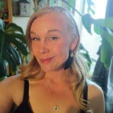 Shauna Crook's Instagram, Twitter & Facebook