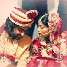 He sings predominantly in hindi and bengali but has also performed in various other indian languages. Arijit Singh And Koel Roy Wedding Photos