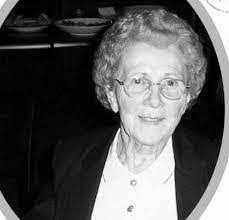 Lynn Kiplinger's Instagram, Twitter & Facebook