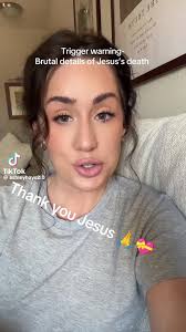 Christine Lopez (@xinelop3z)