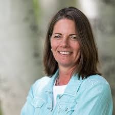 Emily Gee's Instagram, Twitter & Facebook