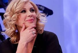 Maria, ma la vergogna questa donna non la conosce?. Uomini E Donne News Il Video Di Tina Cipollari Che Imita Gemma Galgani