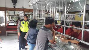 Namun ternyata emas juga selain sebagai perhiasan dapat juga dijadikan investasi yang menguntungkan. 63 Gambar Toko Emas Gajah Salatiga Hd Gambar Pixabay