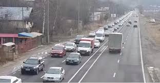 Se estimează ca în aproximativ 45 de minute, circulaţia să revină la normal. Incepe Din Nou Nebunia Pe Drumul Spre Munte Vezi Pe Ce ZonÄƒ De Pe Valea Prahovei Se CirculÄƒ Acum Cel Mai Greu