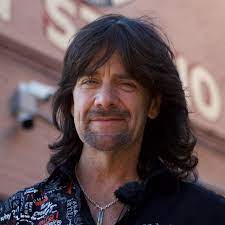 Robert wells (ロバート·ウェルズ robāto u~eruzu) is a mexican sailor currently working on the same ship as harry thompson at the new yokosuka harbor district. Robert Wells Next Concert Setlist Tour Dates