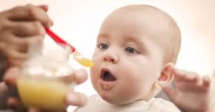 Walau demikian, kondisi ini sebenarnya wajar dan sering terjadi hingga usia bayi 3 bulan. Kapan Tubuh Bayi Siap Diberi Makanan Padat Atau Mpasi Tirto Id