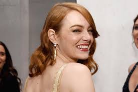 Emily jean stone (emma stone) was born on november 6, 1988, in scottsdale, arizona, to krista jean s. Emma Stoun Otkazala Pozvavshemu Ee Na Vypusknoj Pesnej Iz La La Lenda Shkolniku Kino Kultura Lenta Ru