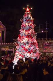 At December Nights At Balboa Park In San Diego Ca Annual Christmas Tree Lighting Christmas Tree Lighting San Diego Travel Christmas