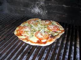 Simplemente Uruguayo 04 25 13 Pizza A La Parrilla Comida Hacer Pizza Casera