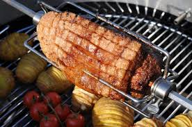 Die Moesta Bbq Rotisserie Ist Eine Erweiterung Fur Den Pizzaring Ich Habe Den Drehspiess Aufsatz Getestet Un Krustenbraten Krustenbraten Grillen Braten Grillen