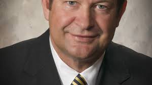 Piper Jaffray CEO Andrew Duff wasn't its top earner in 2013