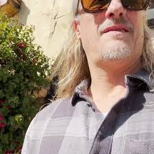 Meredith Newcomb's Instagram, Twitter & Facebook