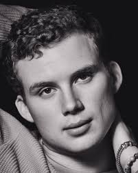 Chris Gray (@chrisgraygram) • Instagram photos and videos