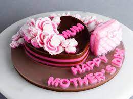 Tambahan fondant dan krim boleh digunakan untuk mencantikkan kek. Kek Istimewa Sempena Hari Ibu Eat Cake Today