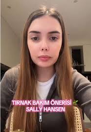 Sally Hansen Diamond Strength Vs Rescue Repair